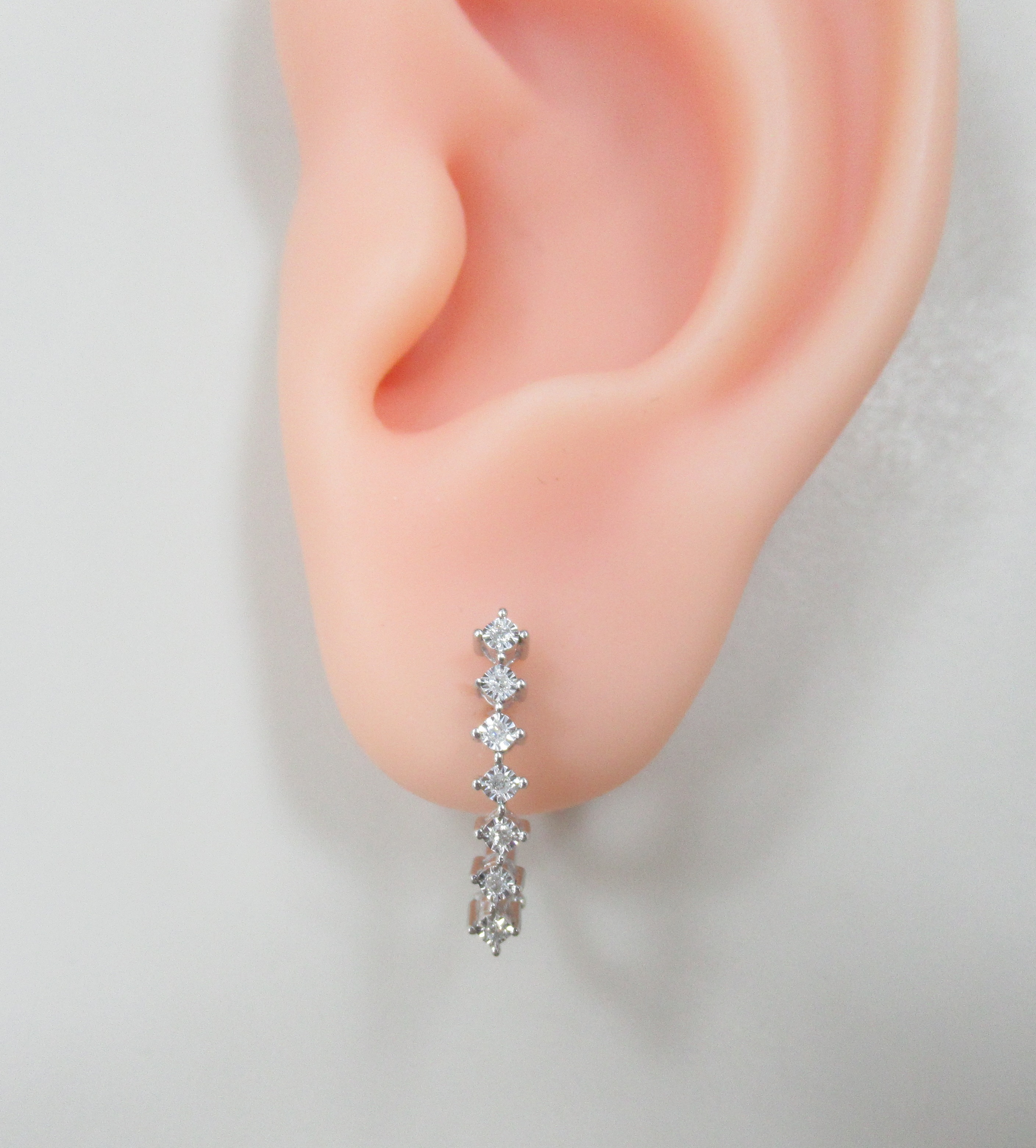 Серебряные серьги с бриллиантами